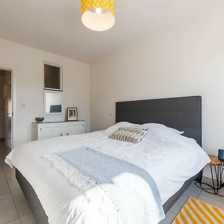 Modern With Free Parking Apartament *